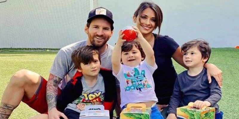 Lionel Messi bên gia đình hạnh phúc