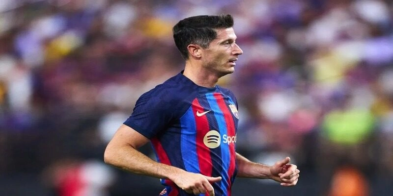 Robert Lewandowski thi đấu đầy tập trung dưới màu áo Barcelona